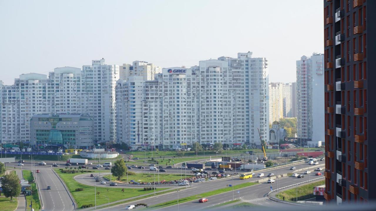 Luxury Apartment Near Metro Station Osokorky Kiev Luaran gambar