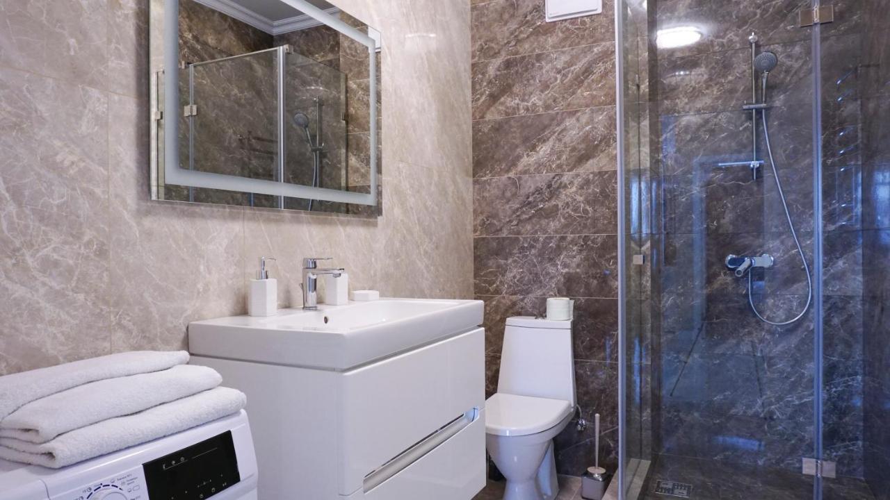 Luxury Apartment Near Metro Station Osokorky Kiev Luaran gambar