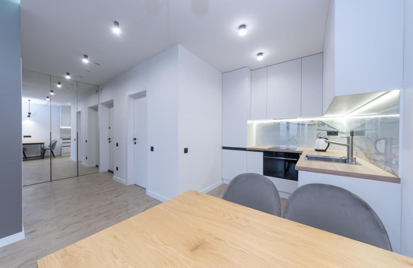 Luxury Apartment Near Metro Station Osokorky Kiev Luaran gambar