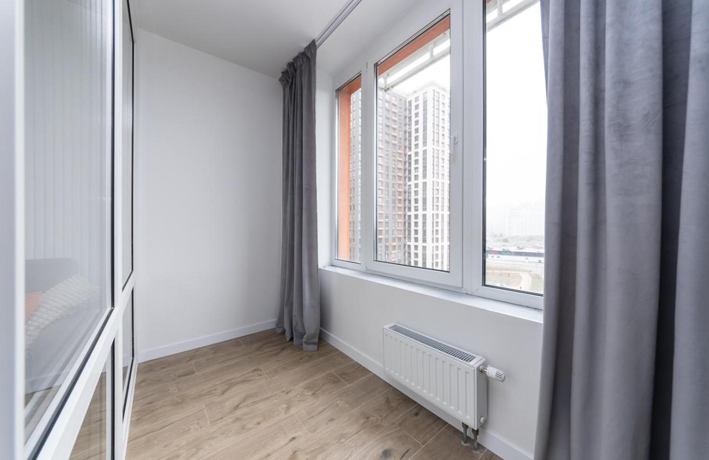 Luxury Apartment Near Metro Station Osokorky Kiev Luaran gambar